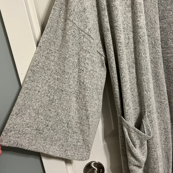 American Threads Long Cardigan - Picture 3 of 8